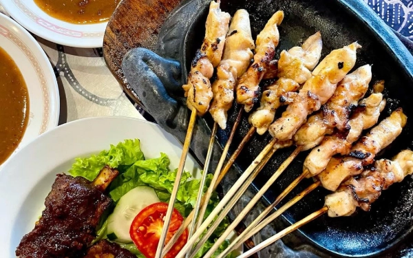 Thumbnail Bukan Cuma Pos Ketan! Ini 5 Kuliner Legendaris Kota Batu yang Otentik, Unik, dan Dijamin Bikin Nagih