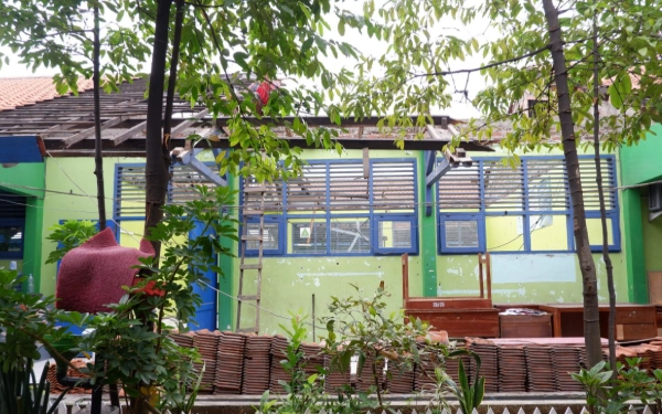 Thumbnail Berita - SMPN 1 Gedangan Sidoarjo Ambruk, Bupati Subandi Perintahkan Perbaikan Cepat