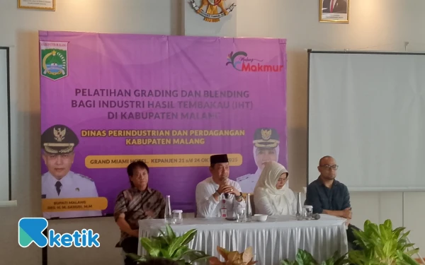 Thumbnail Disperindag Kabupaten Malang Gunakan DBHCHT untuk Gelar Pelatihan Grading dan Blending