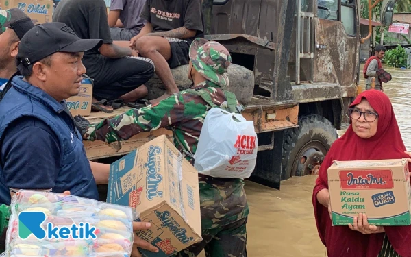 Wakil Ketua DPRK Nagan Raya Salurkan Bantuan untuk Korban Banjir Bandang Krueng Tripa