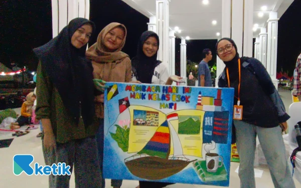 Thumbnail Berita - Festival Literasi, Puluhan SMA dan SMK Situbondo Ikut Lomba Mural di Atas Kanvas