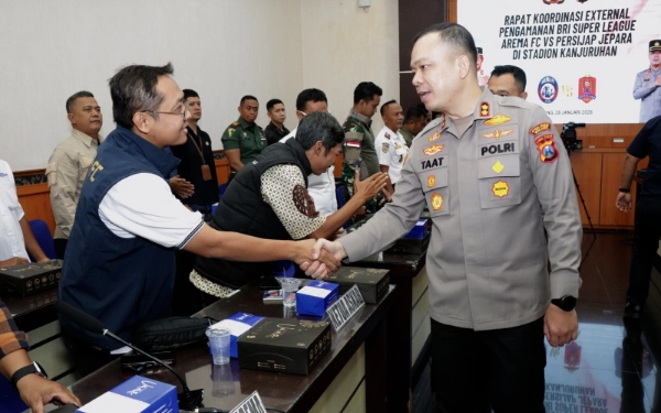 Thumbnail Pimpin Rakor Kesiapan Arema FC vs Persijap, Kapolres Malang Tekankan Pengamanan Humanis