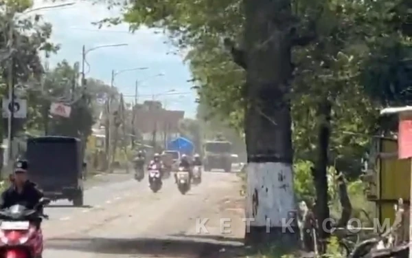 Thumbnail Berita - Warga Blambangan Terdampak Debu Proyek Sekolah Rakyat, Ini Kata Sonny T. Danaparamita