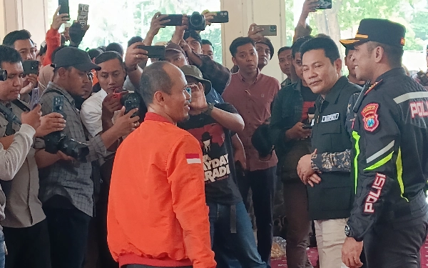 Thumbnail Berita - May Day Sidoarjo, Forkopimda Makan Bareng Buruh, Ajak Sinergi  Jaga Kondusivitas