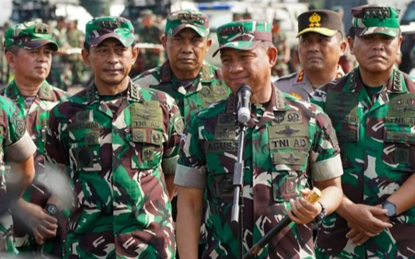 Thumbnail Panglima TNI Mutasi 117 Pati, Danpaspampres hingga Dua Pangdam Pulau Jawa Geser