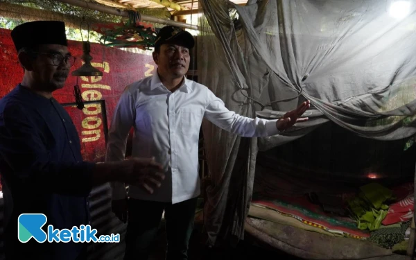 Thumbnail Bupati Sidoarjo Subandi Bantu Bangun Lagi Rumah Warganya yang Tidak Layak Huni