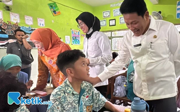 Thumbnail Dukung Makan Bergizi Gratis, Plt Bupati Subandi dan Gubernur (Terpilih) Khofifah Puji Perhatian Presiden Prabowo