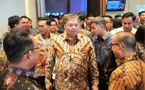 Thumbnail UMKM Jadi Tulang Punggung Ekonomi! Menko Airlangga Ungkap Jurus Dongkrak Kesejahteraan Rakyat