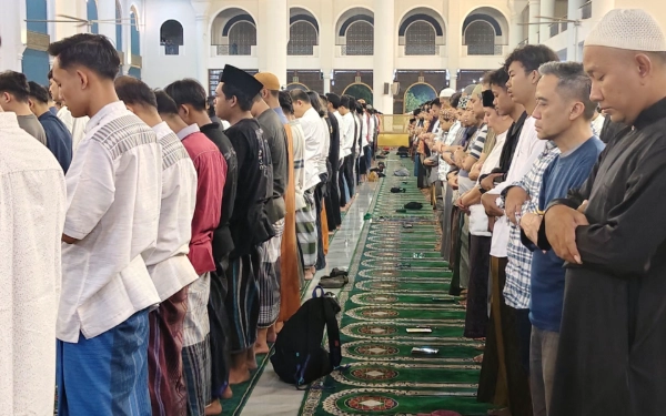 Thumbnail Berita - Muslim Wajib Tahu, Ini Tata Cara Shalat Idulfitri