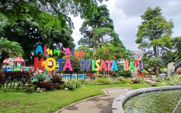 Thumbnail Berita - Kota Batu Borong 33 Emas Porprov hingga Desa Tulungrejo Raih Penghargaan ASEAN