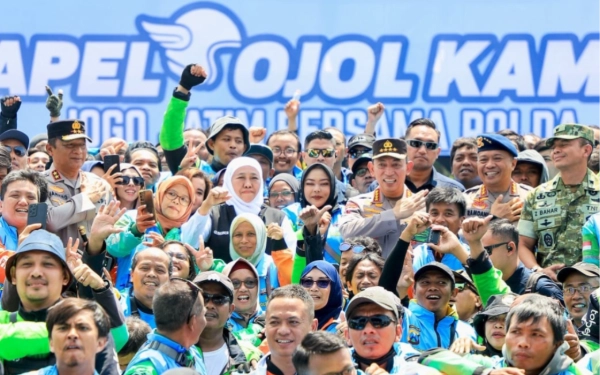 Thumbnail Kapolri Pimpin Apel Bersama 4.425 Ojol Jogo Jatim, Gubernur Khofifah Apresiasi Sinergi Polisi - Ojol