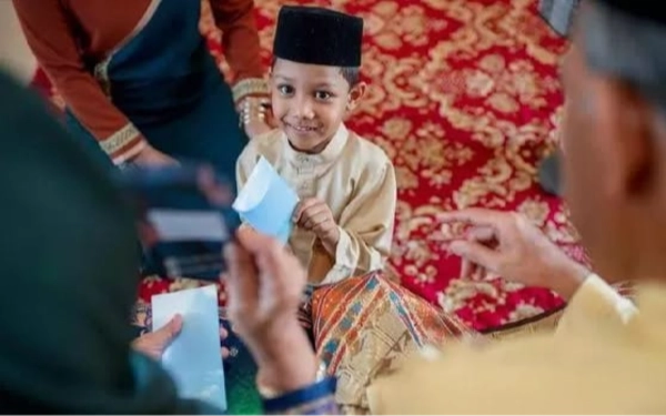 Thumbnail Berita - Selalu Ditunggu hingga Perayaan Idulfitri, Ternyata Begini Sejarah Angpau dan THR