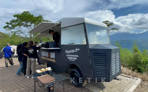 Thumbnail Menikmati Hangatnya Olahan Ketela Kawi dan Kentang Lokal di Tengah Dinginnya Perbatasan Malang-Batu ala Burning Bar