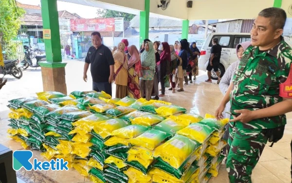 Thumbnail Berita - Masyarakat Sambut Antusias Operasi Pasar Gerakan Pangan Murah Pemkab Sidoarjo