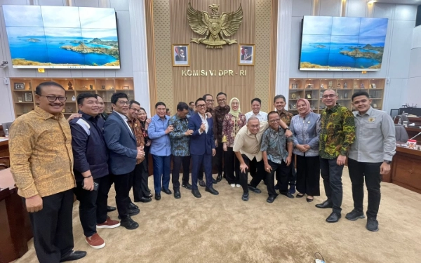 Thumbnail Berita - Legislator DPR RI HM Nasim Khan: Maraknya Gula Rafinasi Impor Matikan Petani Tebu Lokal