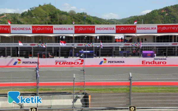 Thumbnail Berita - Hasil Practice MotoGP Indonesia 2025: Bezzecchi Tercepat, Kutukan Marquez di Mandalika Berlanjut