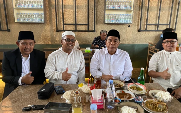 Thumbnail Berita - Saling Tukar Informasi, PCNU Banyuwangi Kubu Sultan Temui Pj Ketua Umum PBNU