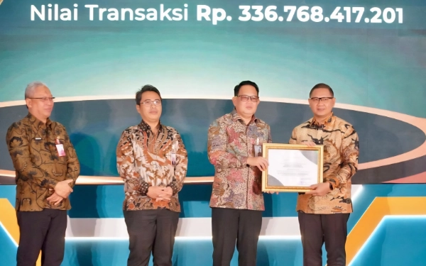 Thumbnail Dindik Jatim Borong 2 Penghargaan E-Purchasing Award 2025! Jadi Bukti Transparansi Anggaran Bikin Salut