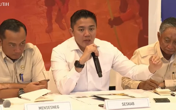 Thumbnail Minta Influencer Tidak Kritis Berlebihan, Seskab Teddy: Jangan Bangun Narasi Pemerintah Tak Bekerja