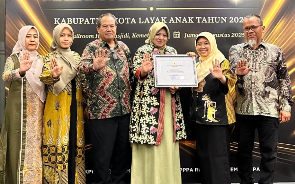 Thumbnail Berita - Kabupaten Situbondo Raih Penghargaan Kabupaten Layak Anak Tingkat Nasional Kategori Nindya