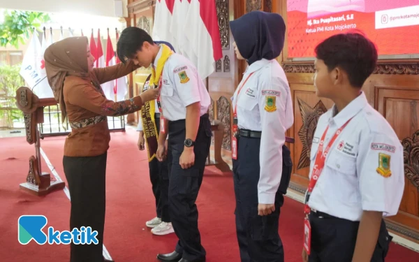 Thumbnail Berita - Lepas Kontingen Jumbara PMR X Jawa Timur, Ini Pesan Wali Kota Mojokerto