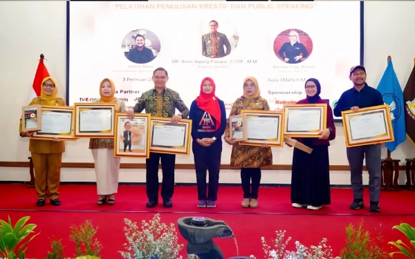 Thumbnail Berita - Kadisdik Aries Agung: Pelajar Jatim Jangan Takut Menulis dan Berbicara Depan Publik