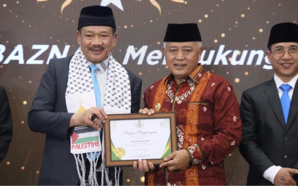 Thumbnail Dukung Gerakan Zakat Indonesia, Bupati Malang Terima Penghargaan Baznas Award