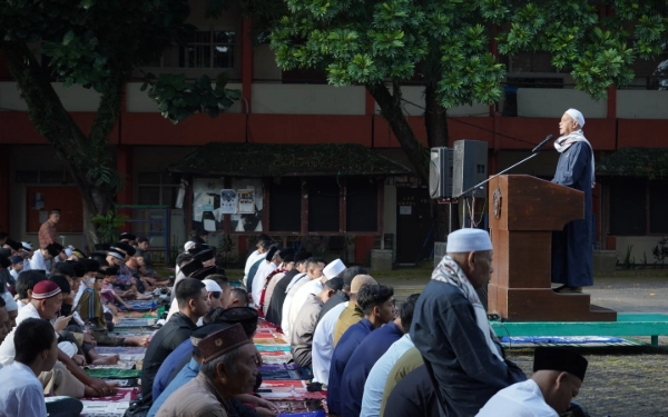 Thumbnail Berita - Salat Idulfitri di Unikama: Menjaga Kompas Moral dan Spiritual di Tengah Arus Modernisasi