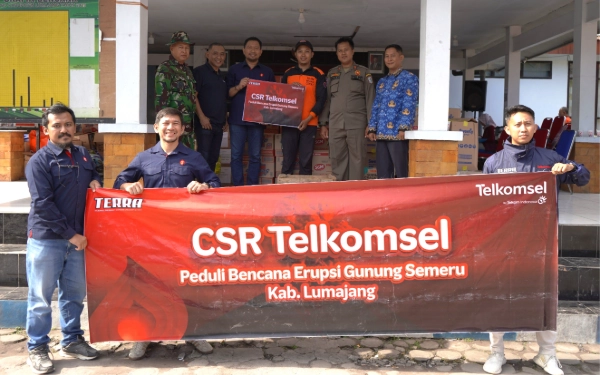 Thumbnail Berita - Telkomsel Salurkan Bantuan CSR untuk Korban Bencana Erupsi Gunung Semeru di Lumajang