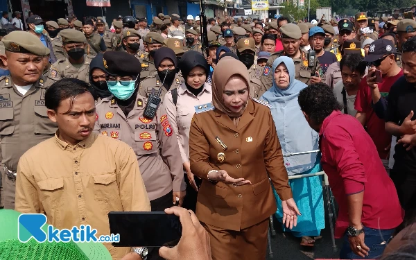 Thumbnail Wabup Sidoarjo Mimik Idayana Datang, Muncul Rencana Relokasi PKL Pepelegi