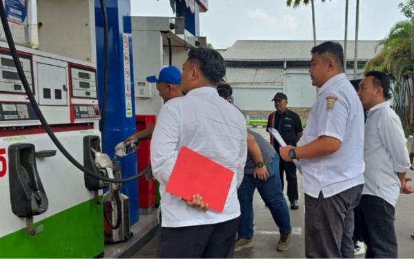 Thumbnail Dituding Kurangi Takaran, Polres Malang Lakukan Pengecekan di SPBU Patal Lawang