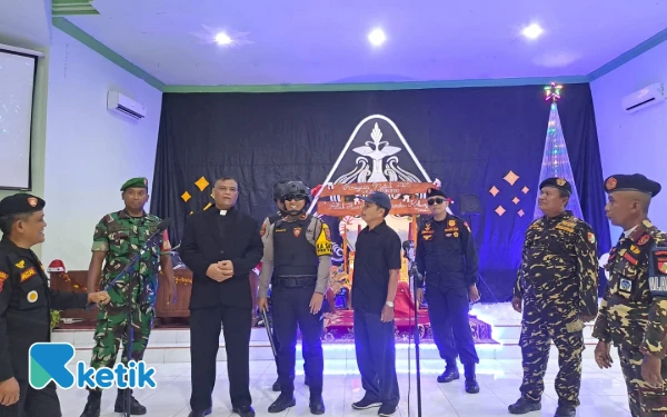 Thumbnail Berita - Polres Situbondo Bersama TNI dan Ormas Amankan Misa Natal