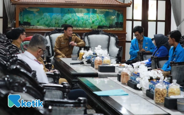 Thumbnail Berita - Bertemu Bupati Subandi, Mahasiswa PMII Siap Dukung Kinerja Pemkab Sidoarjo