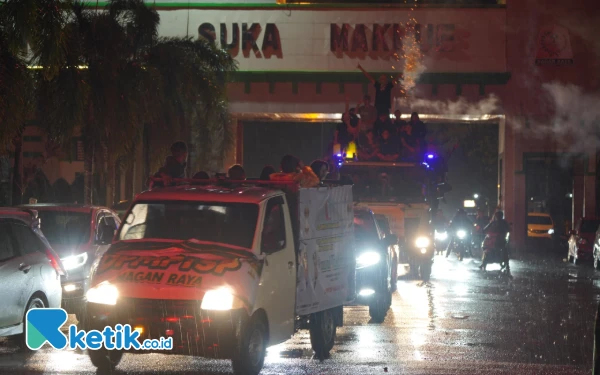 Meskipun Hujan, Warga Nagan Raya Meriahkan Malam Takbiran dengan Pawai Keliling