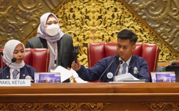 Thumbnail Mau Jadi Anggota DPR RI? Parlemen Remaja 2025 Buka Pendaftaran untuk Pelajar SMA