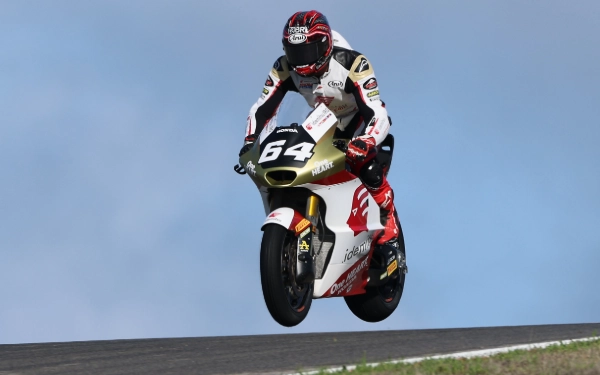 Thumbnail Mario Aji Cetak Sejarah Baru Moto2 untuk Indonesia!