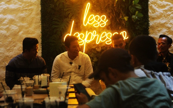 Thumbnail Calon Bupati Sidoarjo Subandi Tak Pilih-Pilih, Siap Layani Diskusi Anak-Anak Muda