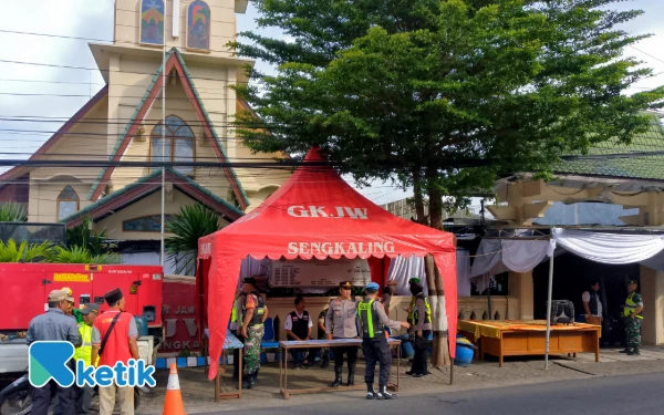 Thumbnail Amankan Natal di 347 Lokasi, Polres Malang Pastikan Ibadah Berlangsung Kondusif