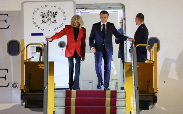 Thumbnail Presiden Prancis Emmanuel Macron Tiba di Jakarta, Bakal Kunjungi Akmil Magelang dan Borobudur