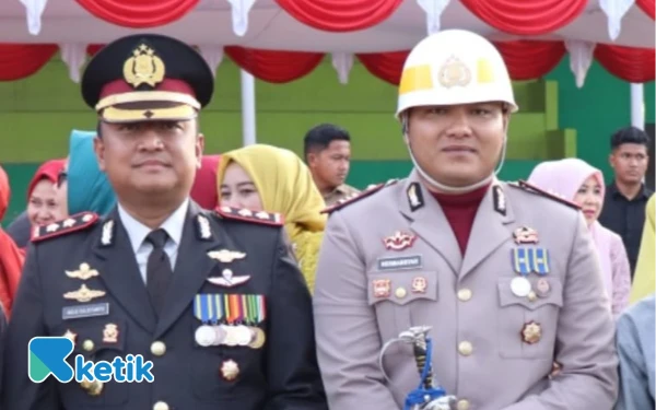 Thumbnail Berita - Ipda Hermansyah, Sosok Komandan Upacara Penurunan Bendera HUT ke-80 RI di Abdya