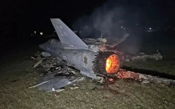 Thumbnail Berita - Iran Klaim Tembak Jatuh F-35 AS, Pilot Hilang Diduga Bersembunyi