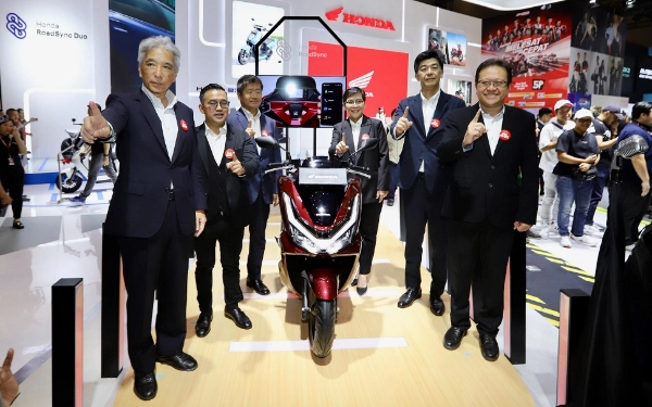 Thumbnail Kecanggihan Honda PCX 160 RoadSync Mejeng di IIMS 2025