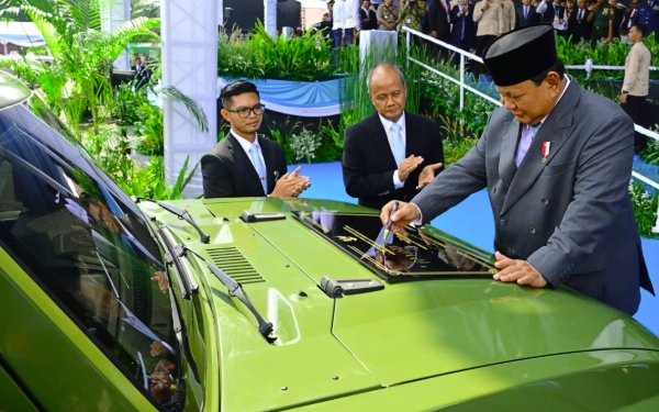 Thumbnail Era Baru Pertahanan Ramah Lingkungan, Prabowo Luncurkan Kendaraan Listrik Taktis Pindad