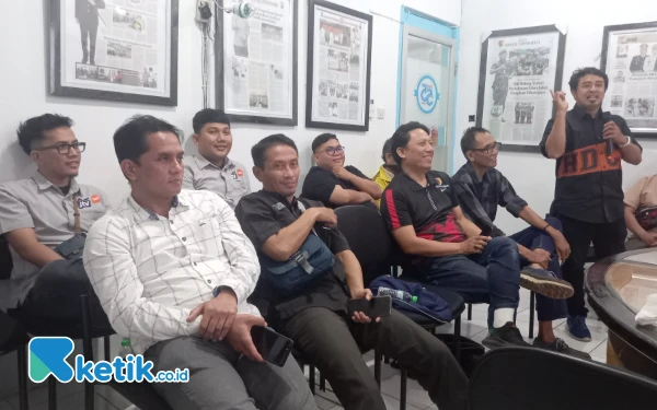 Thumbnail Tim Bulu Tangkis 24 Media Perebutkan Piala Kapolda Jatim 2025