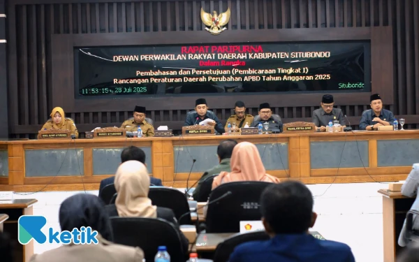 Thumbnail Berita - Rapat paripurna DPRD, Ini Penjelasan Bupati Situbondo Tentang Raperda Perubahan APBD 2025