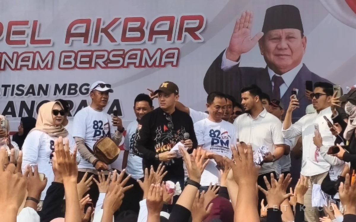 Thumbnail Berita - Aksi Dukung Program MBG Digelar di Balai Kota Malang, Warganet: MBG Dihentikan yang Teriak Bukan Siswa, tapi...