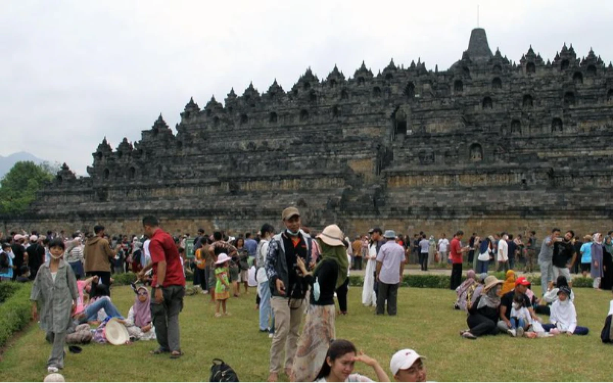 Foto Candi Borobudur: Candi Borobudur merupakan salah satu warisan budaya Buddha yang menjadi destinasi wisata sejarah, budaya, dan spiritual. Kawasan ini juga dimanfaatkan untuk berbagai kegiatan keagamaan dan Dharmayatra umat Buddha dari Indonesia maupun mancanegara. (Foto: Getty Images)