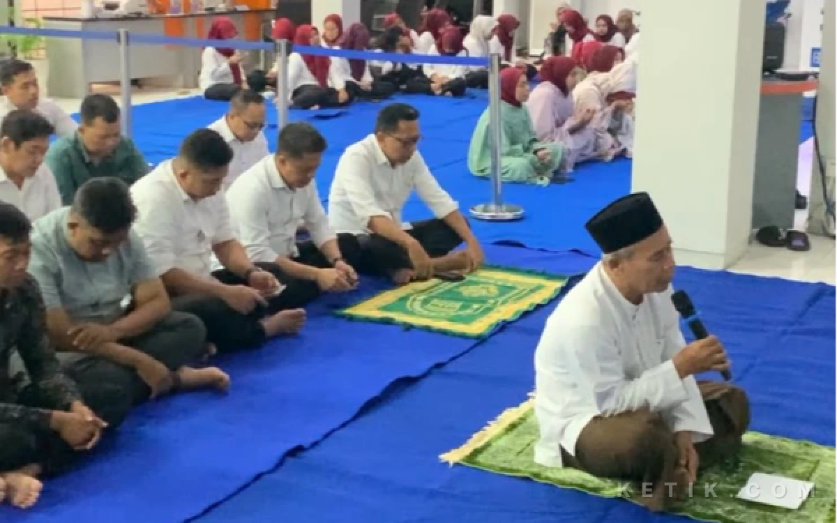 Thumbnail Berita - BRI Trenggalek Perkuat Budaya Kerja Seimbang, Pengajian Jadi Ruang Menjaga Ketenangan Pekerja