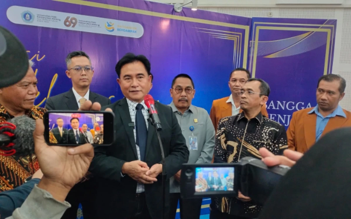 Thumbnail Berita - Yusril: Pemerintah Tak Tempuh Jalur Pidana, Cegah Penyebaran LGBTQ sebagai Ancaman Nonmiliter