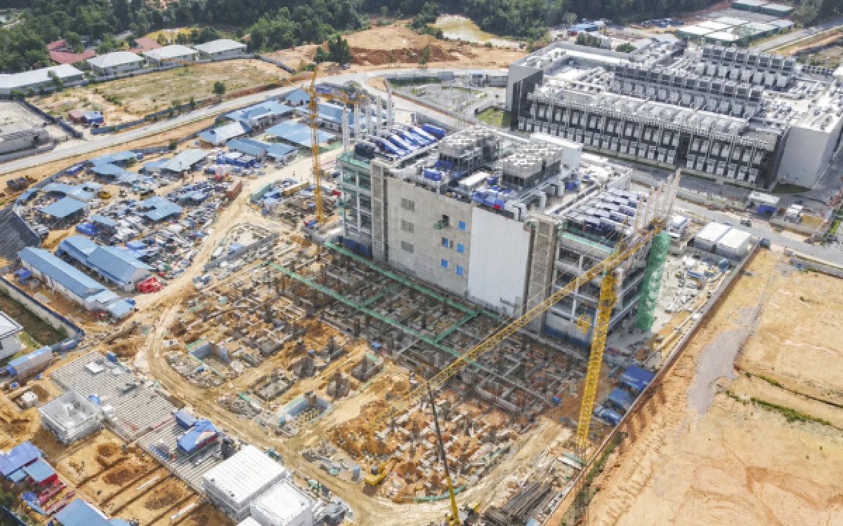 Thumbnail Berita - Ramai-ramai Warga RI Tolak Proyek Data Center AI, Ternyata Benar Bisa Sedot Banyak Listrik dan Air